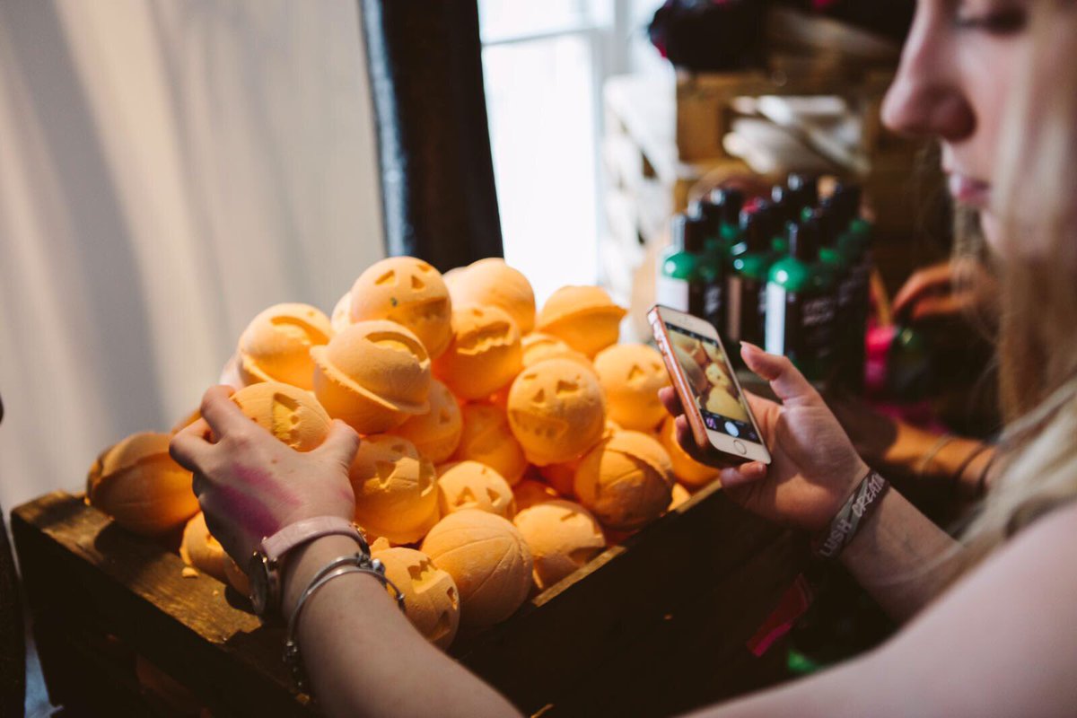 🎃🙌 #CreativeShowcase