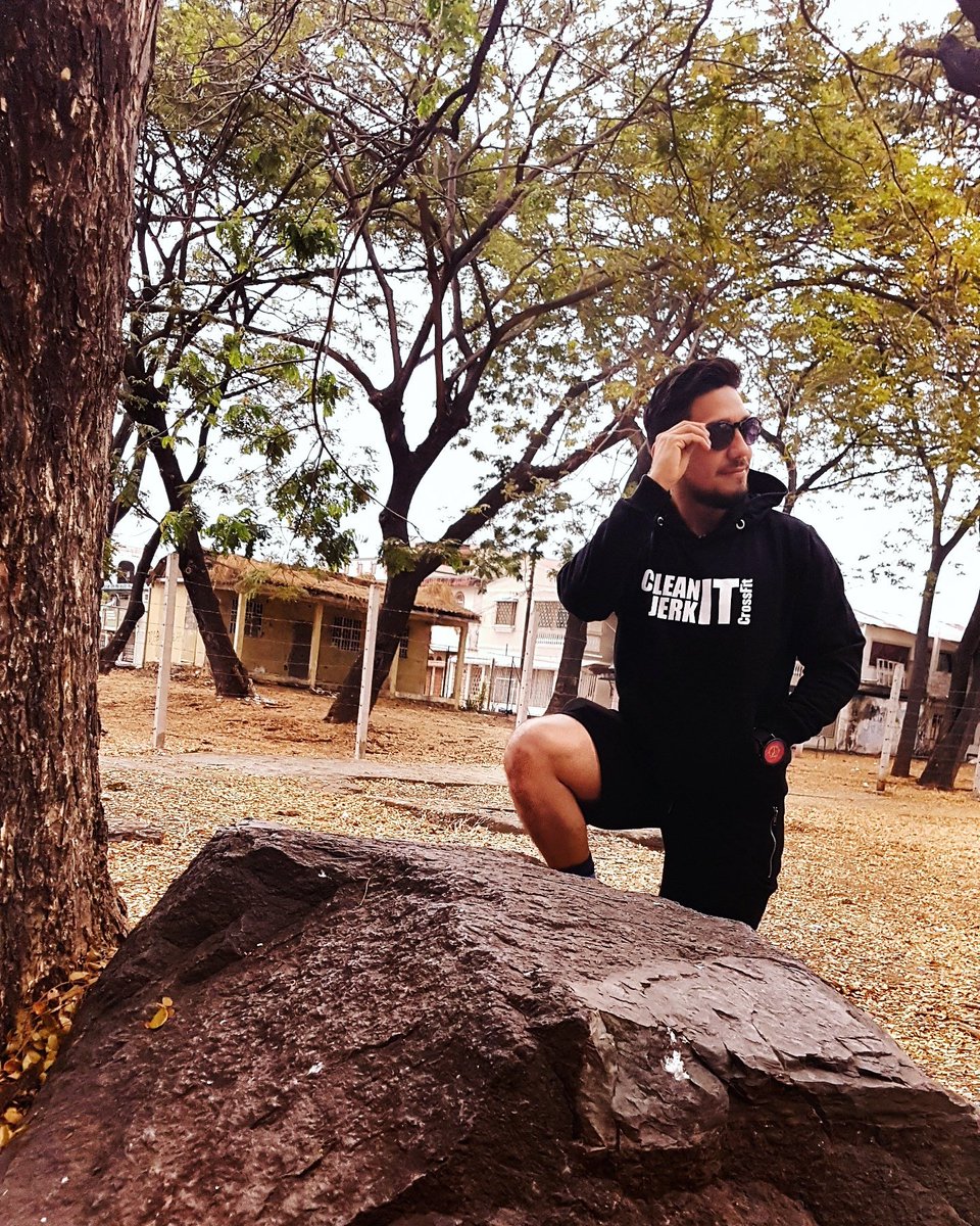 FerYerovi's tweet photo. Cuando el trabajo te regala buenas fotos y momentos.
Los más bacanes #Fydesign
LUNES 👌
Buena actitud, buena energía.
#livewithenergy ☇ https://t.co/WdzmtIiesU