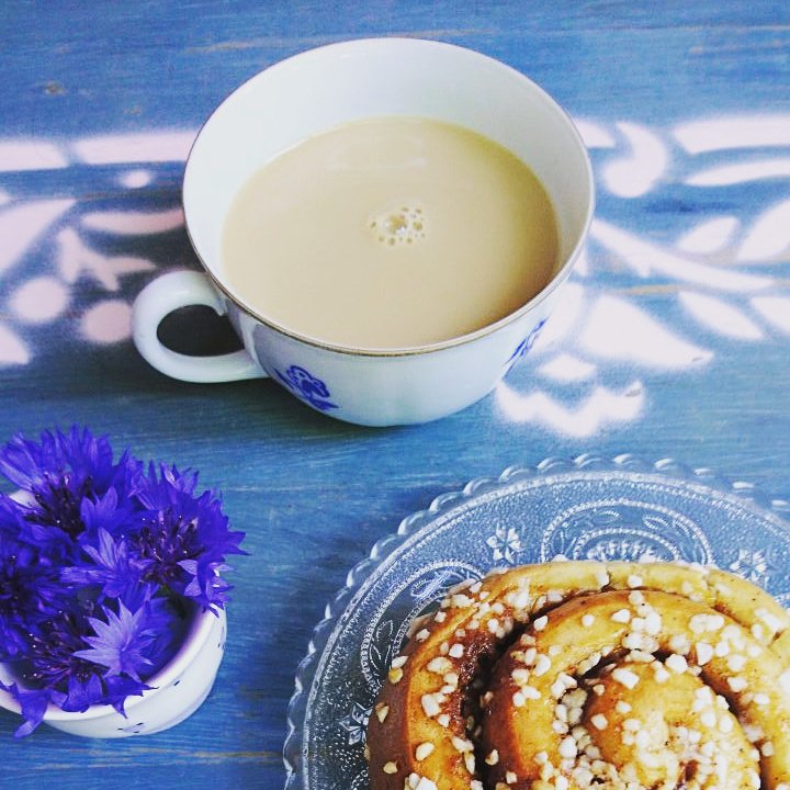 süße Auszeit — genau das Richtige zum Feierabend :) · · · #teatime #afterwork #relax #yummy #sweetdelights #20squares #fotobuch #picoftheday
