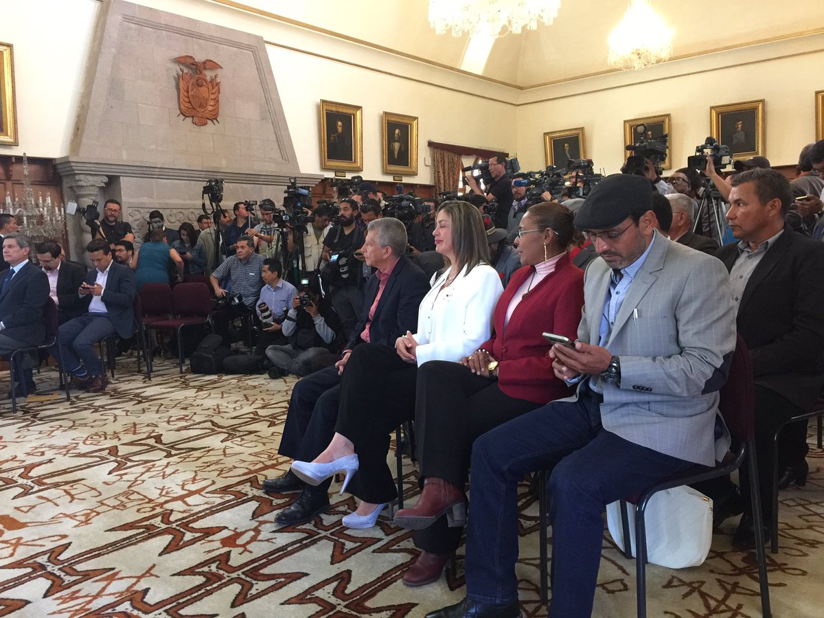 R. Rodriguez Chacin (@rerchacin) on Twitter photo En breve por <a href="/teleSURvzla/">teleSUR Venezuela</a> #VenezuelaGarantedePaz participando en histĂłrica firma acuerdo cese al fuego bilateral y temporal entre gob y ELN En breve por <a href="/teleSURvzla/">teleSUR Venezuela</a> #VenezuelaGarantedePaz participando en histĂłrica firma acuerdo cese al fuego bilateral y temporal entre gob y ELN