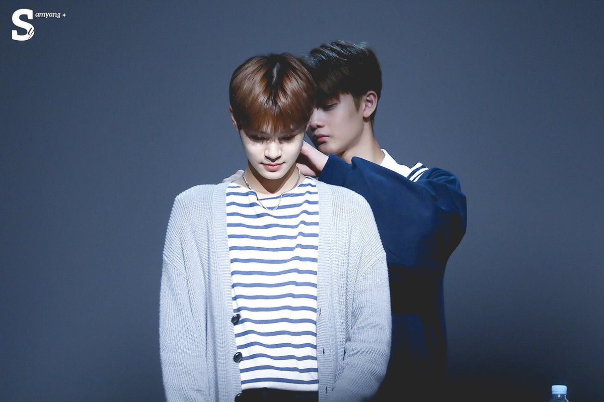 BetweenSeconds's tweet photo. สร้อยนี้แทนหัวใจของพี่ เวลาที่เราจำเป็นต้องอยู่ห่างกันแดฮวีจะได้รู้ว่าพี่ยังอยู่ใกล้ๆเราเสมอ <3 #จินฮวี #jinwhi #deepwhi https://t.co/K35Z2TE7c6