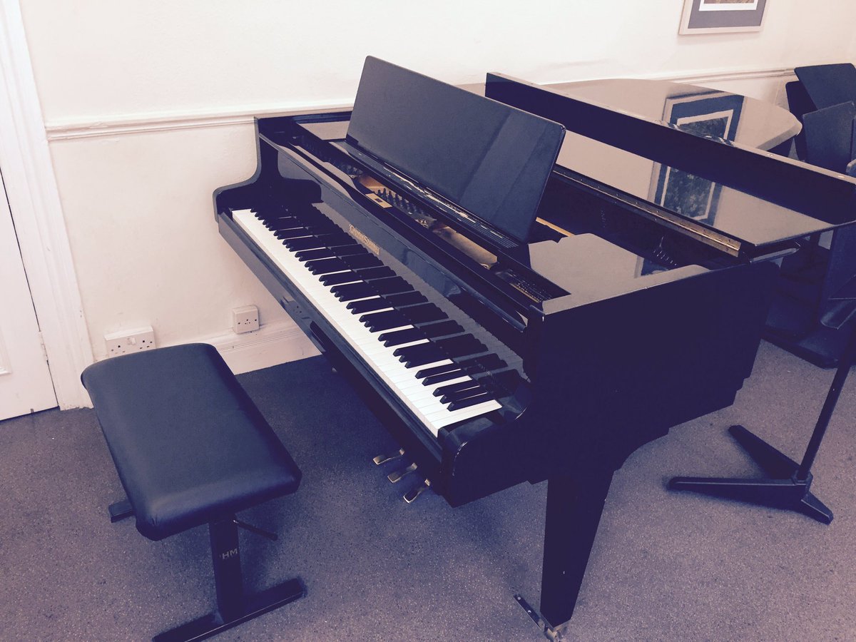 smacraemusic's tweet image. Hello old friend 💞#practisetime #eventprep #classicalsinger #singsong