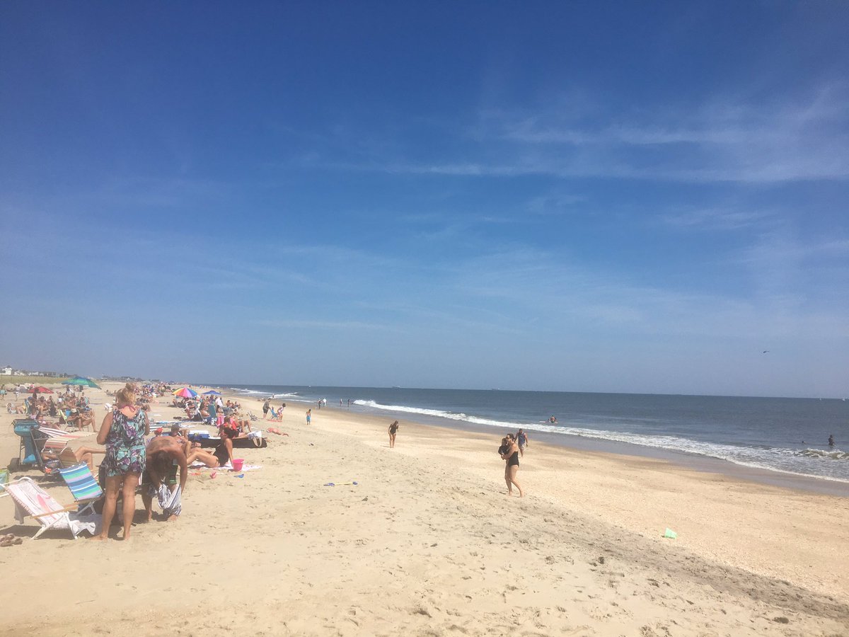 karinskitchen's tweet photo. #JerseyShore #LaborDay #FirstDayatthebeach Beautiful day today. Unofficial last day of summer. Will dream of this when it's snowing! https://t.co/PypUXjaXpI