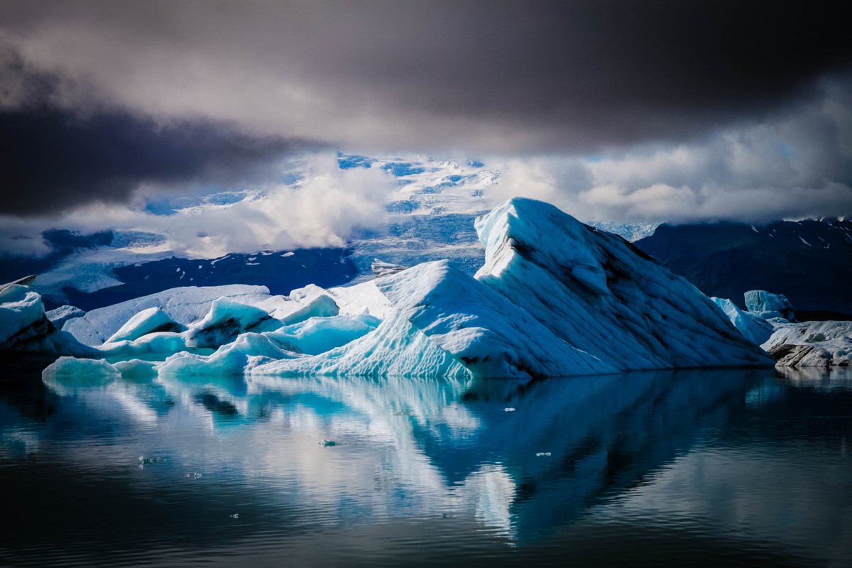 PlecakiemM's tweet photo. Iceland, a part of glacial lagoon.
🎒🗺️
#Jökulsárlón #Iceland #podróże #trip #glacialLagoon #Vatnajökull https://t.co/PhE9GdjHCT