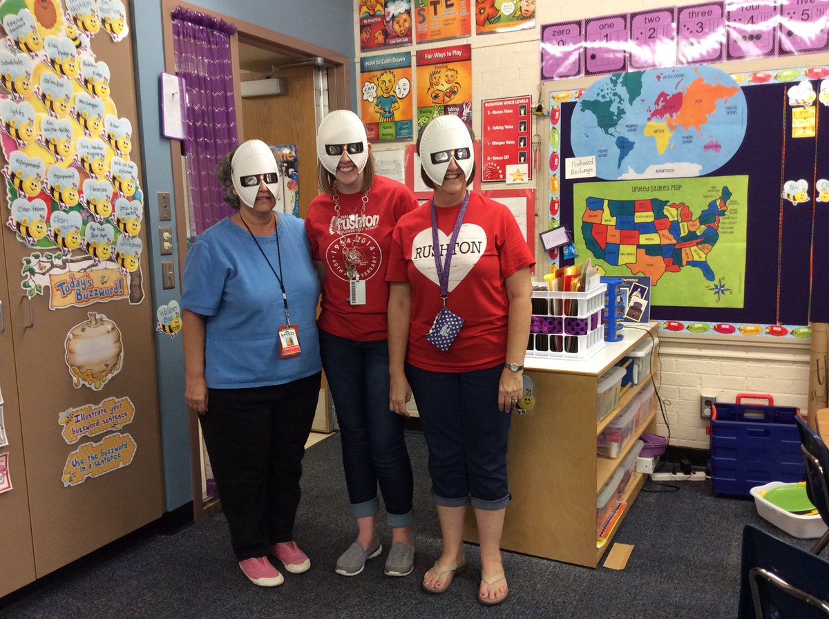 RoxieBrensing's tweet photo. Thank you PTA for keeping us safe during the solar eclipse. #rushtonpta https://t.co/5IrAJfeEOc