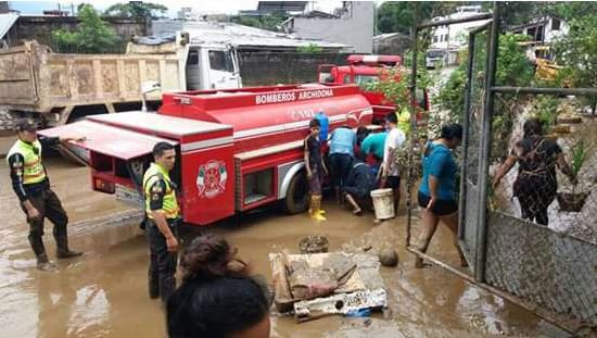 CN_Igualdad's tweet photo. Técnicos del @CN_Igualdad y de varias instituciones del #Estado participaron en #MingaSolidaria en #Tena #Napo a causa de las inundaciones. https://t.co/edR6H7Lz6X