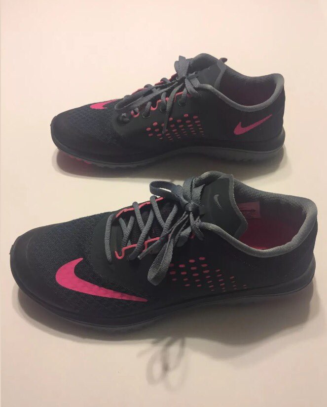JLoutletdeals's tweet photo. SOLD #eBay #Nike #Fitsole #Women #Sneakers https://t.co/ahaKd9wYwX @eBay #LaborDay #MondayMotivation #designer #clothing #jloutletdeals #LA https://t.co/aGDI8bszJN