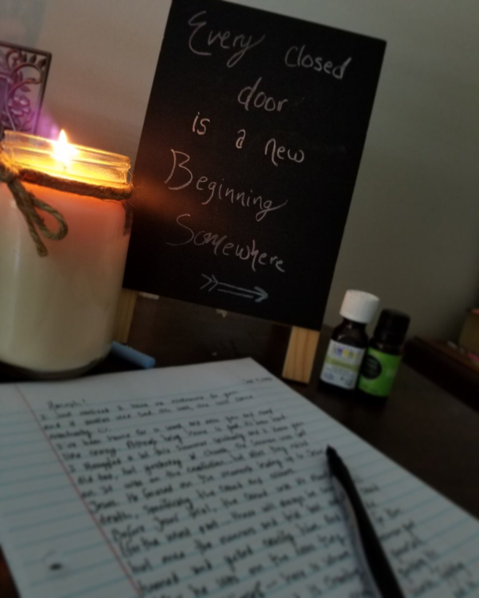 clborn13's tweet photo. In the days of technology& screens the art of taking time to write something by hand has fallen to the abyss of the past #bringbacksnailmail https://t.co/jeFVnncVnz