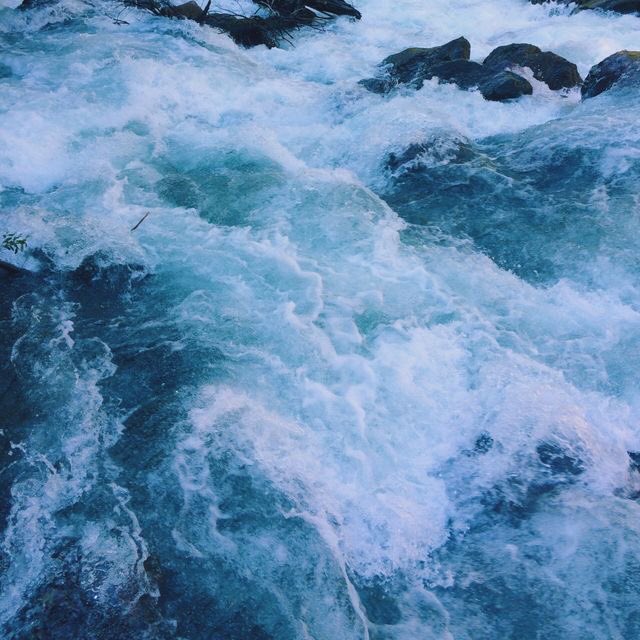 iIoveaesthetics's tweet image. when waves collide