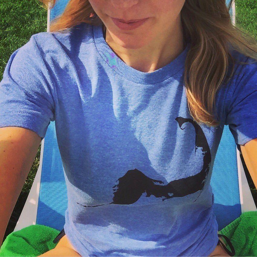 thecodt's tweet photo. Soaking up the summer ☀️ Get 20% off your #thecodt at https://t.co/XyEjw14aiT 😎 #thecod #codcouture #labordaysale #youknowyouwantone https://t.co/DEEu7BEtxr