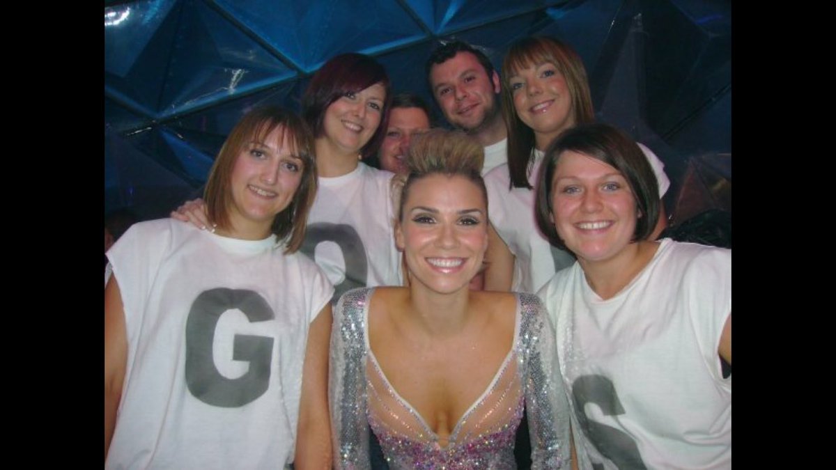 GemmaBo23's tweet photo. The most amazing news EVER! My fav show is back! โ๏ธโธ#dancingonice #DOI @hollywills @Schofe @Woo2Kaz tickets pls! #propsweek https://t.co/4tThwGPbSE