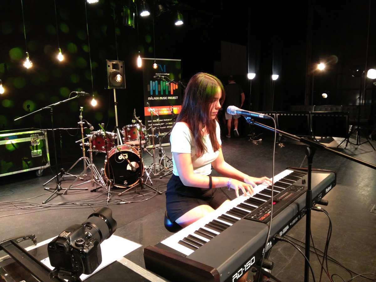 mlgmusicproject's tweet photo. Turno de Ángela González 🎹🎼🎵 Muy pronto en https://t.co/fLo6ZkLFUC #MMPtv 📺 https://t.co/kqi0XcDk2O