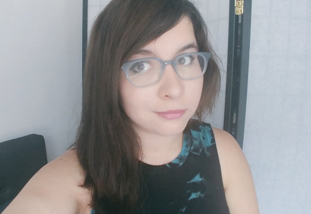 JoEatsFood's tweet photo. Going to brunch and dinner today/tonight without having to move things around so here a make-up #muhface https://t.co/tctkl56FdT