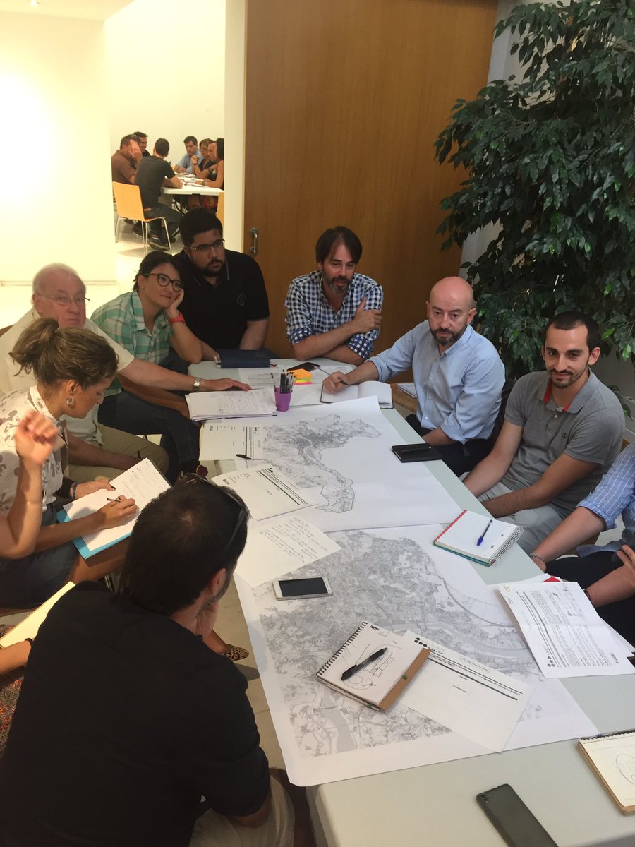 MovetexOurense's tweet photo. #MovetePorOurense Fixando obxectivos para os obradoiros de bici https://t.co/3TtirqubYx