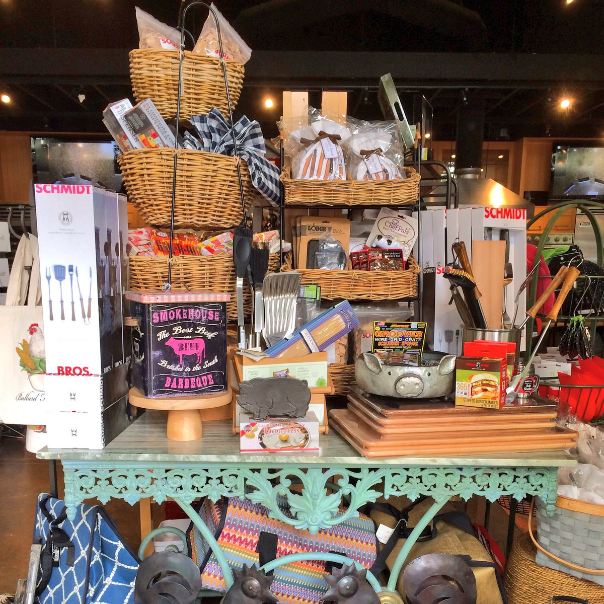 Culinary_Esntls's tweet photo. We are open for all your Labor Day grilling needs, from 11:00 until at least 5:00!
#laborday #grilling #summer #kitchenstore #seattle https://t.co/d7EykN8HKw