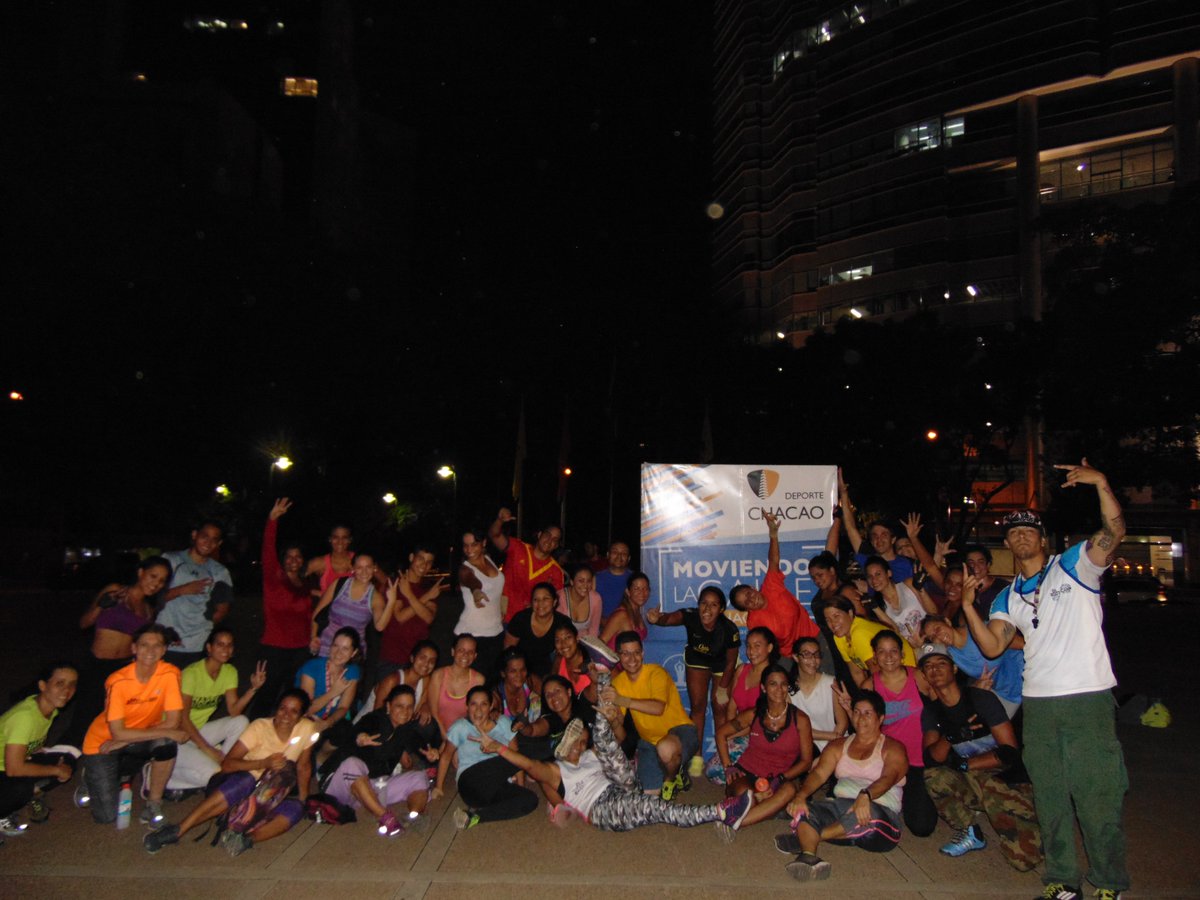 DeporteChacao's tweet photo. Las clases da #DAbootcamp no paran en Chacao con #MoviendoLaCalle Hoy desde las 6:00pm en la Plaza #LaCastellana 👊 https://t.co/dHXo6GDlcL