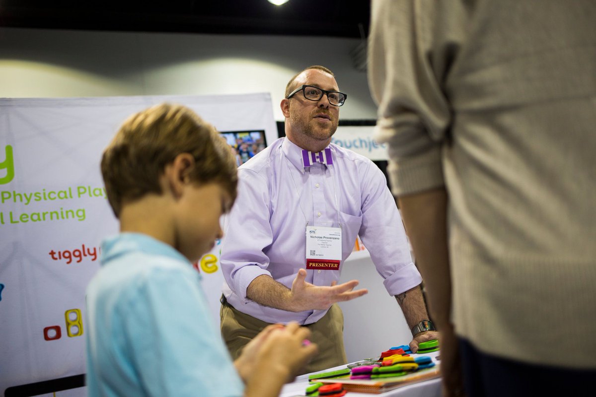 haroldlgardner's tweet image. #SiliconValley Courts Brand-Name #Teachers, Raising #EthicsIssues buff.ly/2eVdvPG #seesaw #socialmedia #personalbrand #education