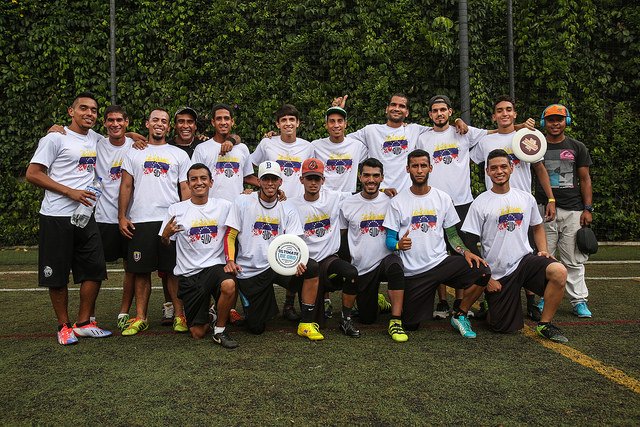 UcvUltimate's tweet photo. Digna representación de VENEZUELA en el Torneo Internacional Universitario EAFIT 2017 

#OrgulloUcvista #UltimateUniversitario 
@fevedu https://t.co/LAXsT3M2Yk