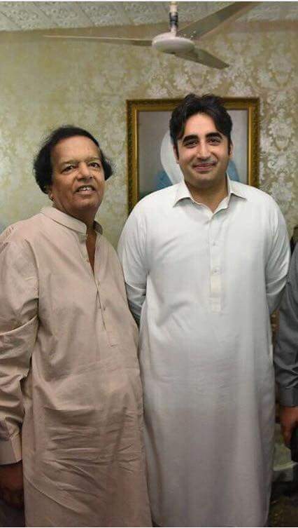 Imran87933796's tweet photo. Respected MNA Advocate  @MAyazsoomroadv   sb,meet with Chairman @BBhuttoZardari Sb.@
At Naudero House. Thats the Leadership https://t.co/lznkobvls0