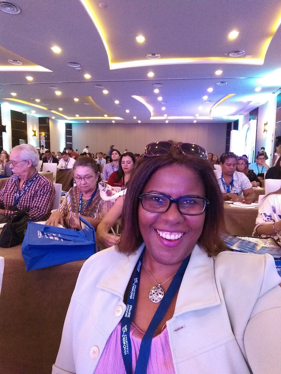 raqorozco's tweet photo. En #SemanaMipyme2017 @CO_Empresarial #emprender https://t.co/Ae6tZTj0Mg