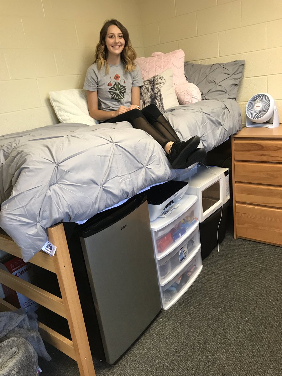 ann_whitley's tweet photo. My babygirl is all moved it! Have a great year! #EastSider #StJohnFisher #MurphyHall https://t.co/xFFJaYbpUH