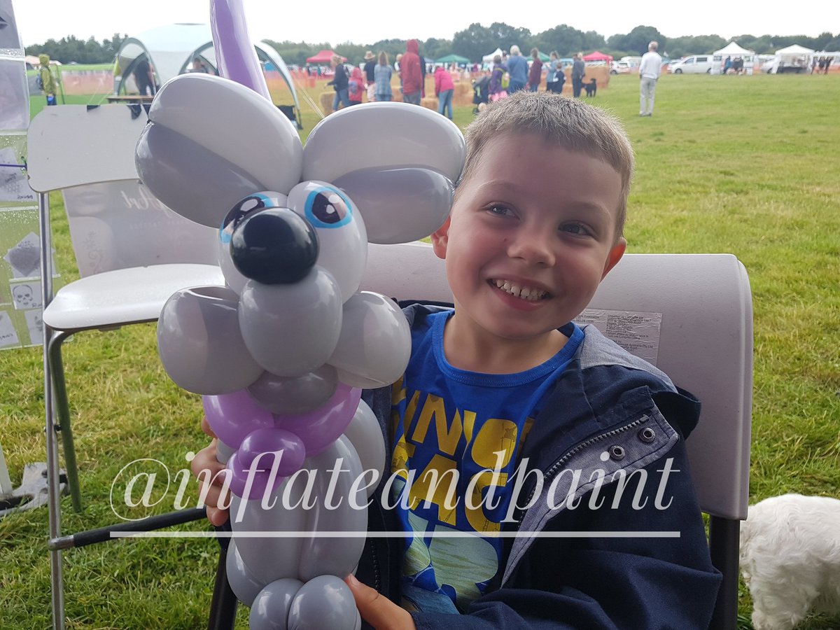 InflateAndPaint's tweet photo. #BalloonModels #BalloonDog https://t.co/RfWAwzx1if
