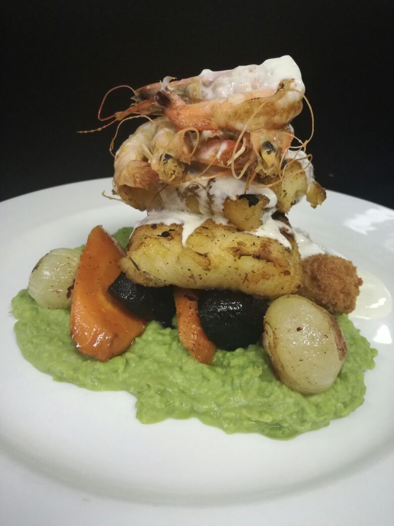 BeechLeon's tweet photo. @GoodHopeFM  let's cook ....cooking with a twist
Taking normal food to next level
#leonskitchen https://t.co/2smqWLi82K
