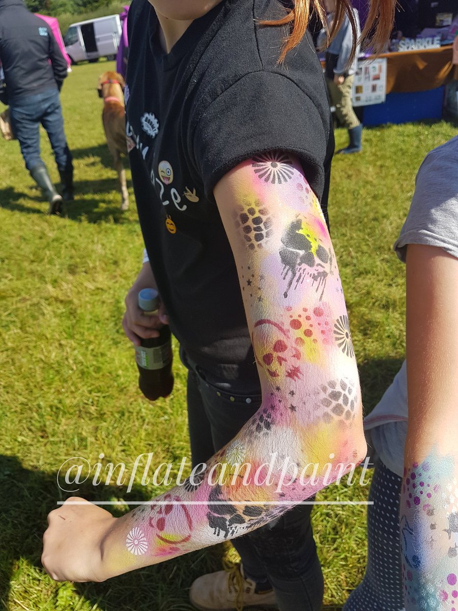 InflateAndPaint's tweet photo. #GrafittiArm #Skulls and #Swirls https://t.co/wruC7AztAy