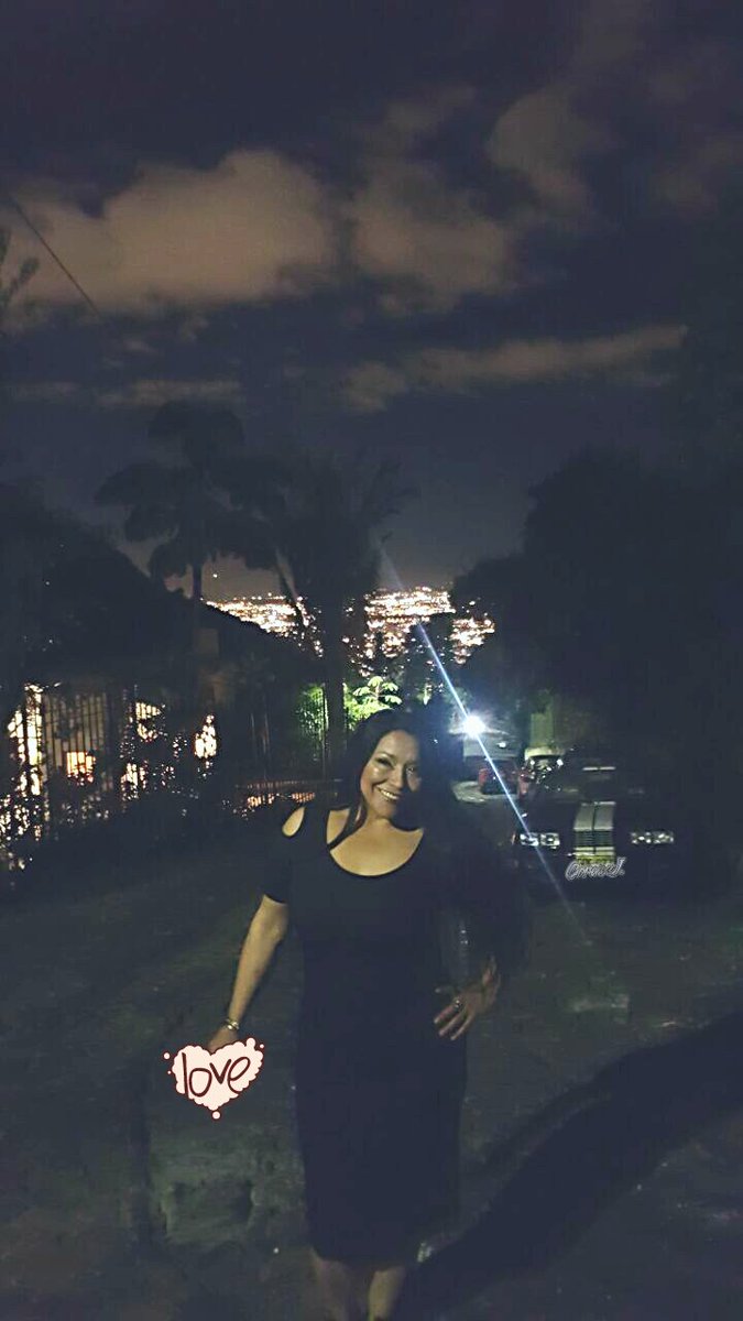 cindyvelasques1's tweet photo. #FelizLunes #CindyCanta #Atrévete #GlaManager #YoTeLoDije #DiosConmigo https://t.co/et27MBNbuo