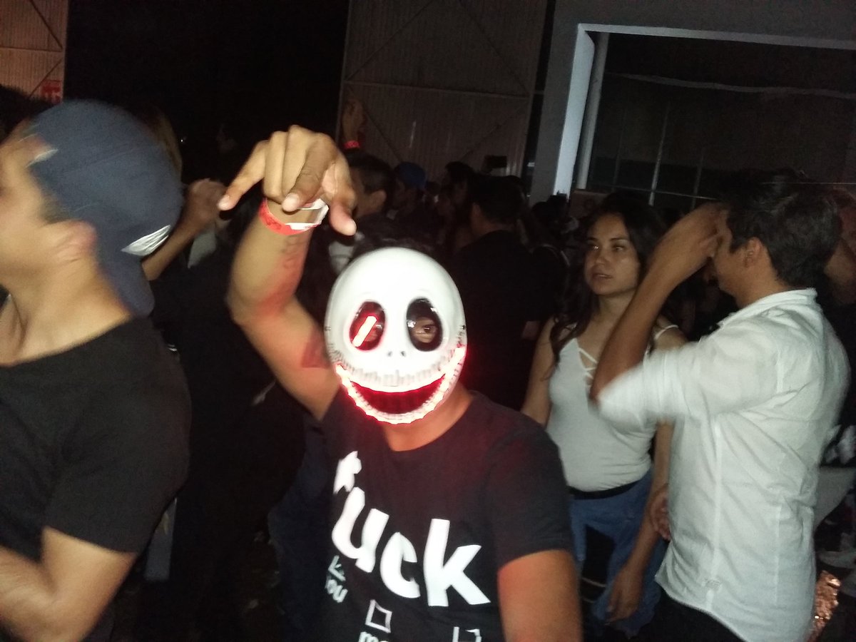 Hiramtzin's tweet photo. Súper beat #deorro #marianabo #Queretaro 
#ForbiddenFestival #ForbiddenFest @Deorro https://t.co/nqw4LFch6a
