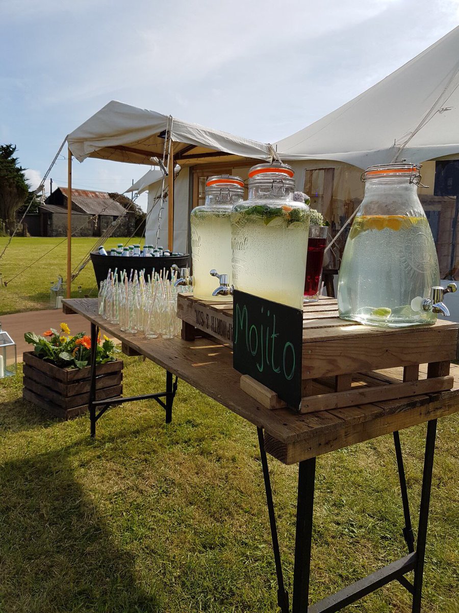 dazzling_bar's tweet photo. Busy weekend, weddings at Abersoch and Tros Yr Afon #wedding #northwaleswedding #priodas #outsidecatering #mobilebarhire https://t.co/xKRnqWk3tr