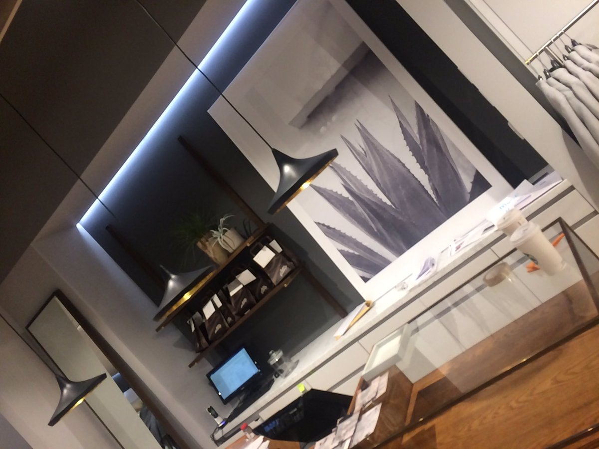 smcprojects's tweet photo. #newstore #readytoopen #shopfitting #allfinished @smcprojects  with @KKD_co_uk  and @mintvelvet in @KildareVillage #goodluck https://t.co/XAAlH9tBnz