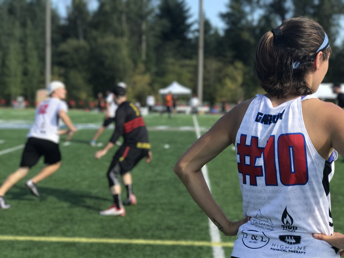 And we're LIVE on <a href="/espn/">ESPN</a> 3! Tune in for the mixed #USAUPRO Championship <a href="/Blackbird_SF/">Blackbird Ultimate</a> v <a href="/SeattleMIXtape/">Seattle Mixtape</a>: espn.com/watch/_/id/314…. #Discraft