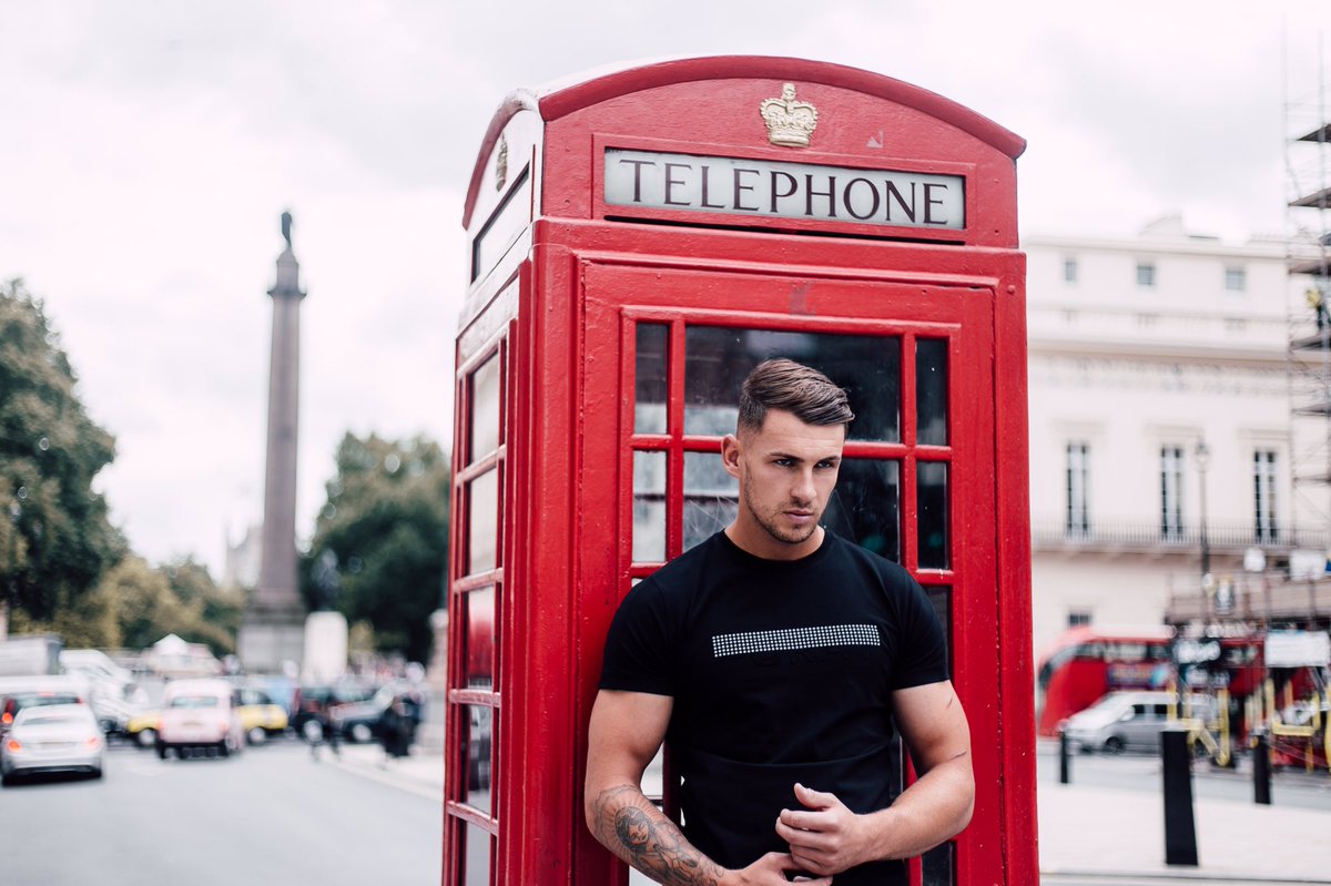 L E A D  T H E  W A Y ▪️ A W 1 7 ⠀
⠀
The new black ECHO tee with reflective mesh and embossed chest print. forayclothing.co.uk