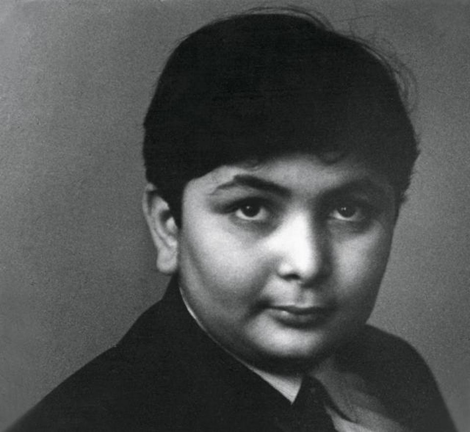 Happy Birthday Rishi Kapoor: From a cute, chubby kid to a dashing hero, see photos 