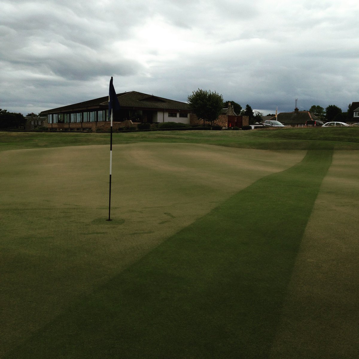 CMbalgownie's tweet photo. Great effort by the team today, 12 greens spiked, seeded, top dressed and brushed in โณ๏ธ๐โ๏ธ๐#potseeding #fescue #linksgolf #botanicalchange https://t.co/LEIS0ub2O1