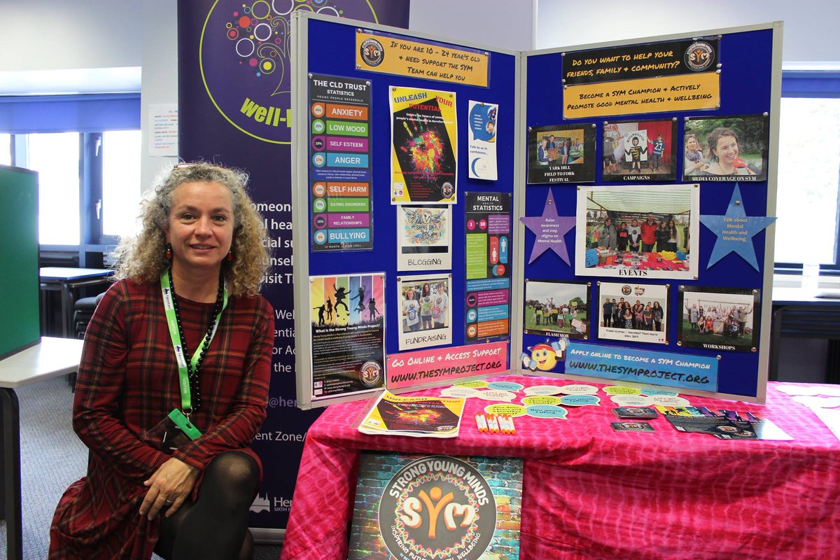 StrongYMinds's tweet photo. Great to meet the @HerefordSFC freshers today! #TeamSYM https://t.co/YAp9UteyFl