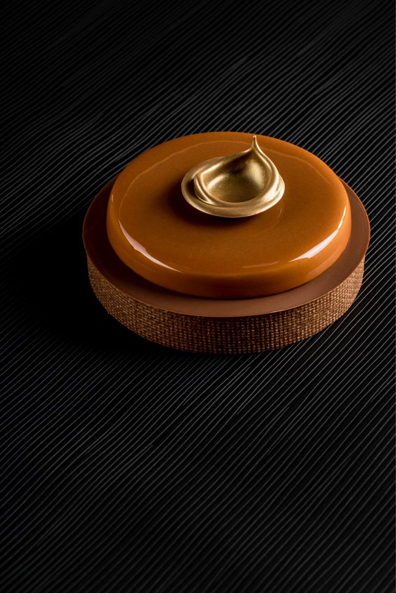 My favorite tart form the Four in One book.
You can buy it at vilbo.com or @chocolateacademybcn @revistadulcypas <a href="/sogoodmag/">so good.. magazine</a>