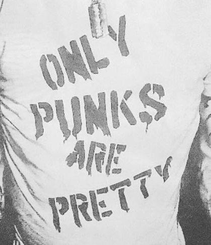 PunKandStuff's tweet photo. Oh we're so pretty 
Oh so pretty 
We're vacant https://t.co/wWY7nEEpU1