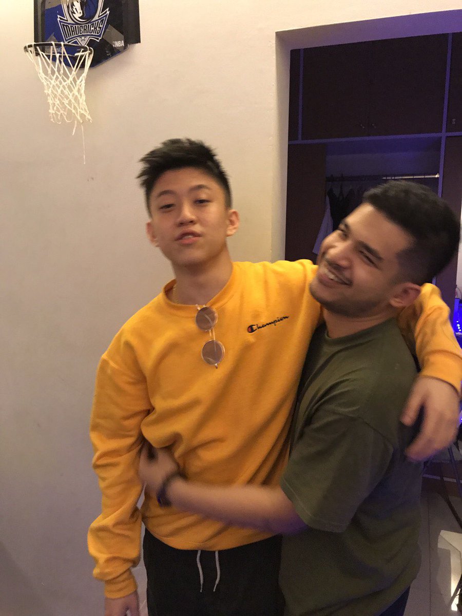 richbrian's tweet photo. When u and ur homie relates https://t.co/WcRx0O0UvO