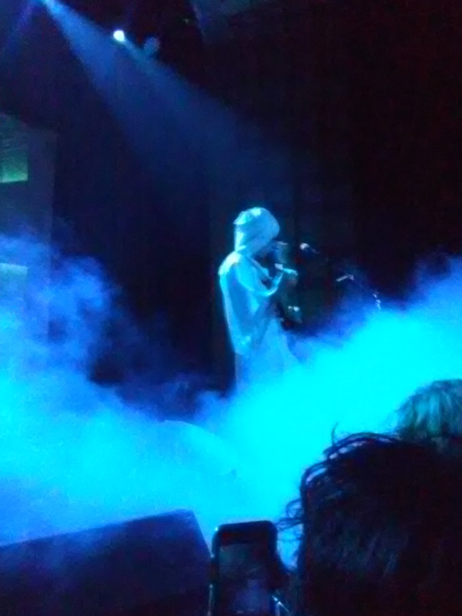 synth_lover666's tweet photo. Deb Demure of Drab Majesty https://t.co/idQIcW8ZJw