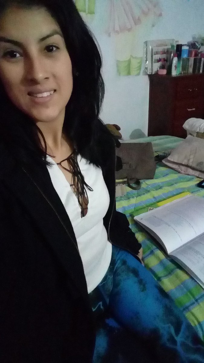 natybenites22's tweet photo. Ni ganas de hacer tareas 😕👉👈 https://t.co/EByF52jv7e