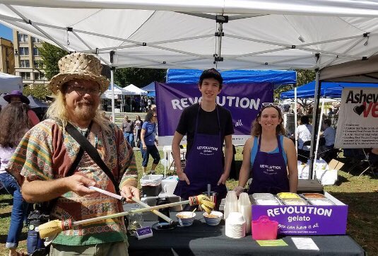 RabbitFoodBike's tweet photo. We checked out Asheville Veg Fest Sun. So much delicious food, vegan friendly fashion, & cool local products #ThePigPicture #RabbitFoodBike https://t.co/jaBRqnUZtp