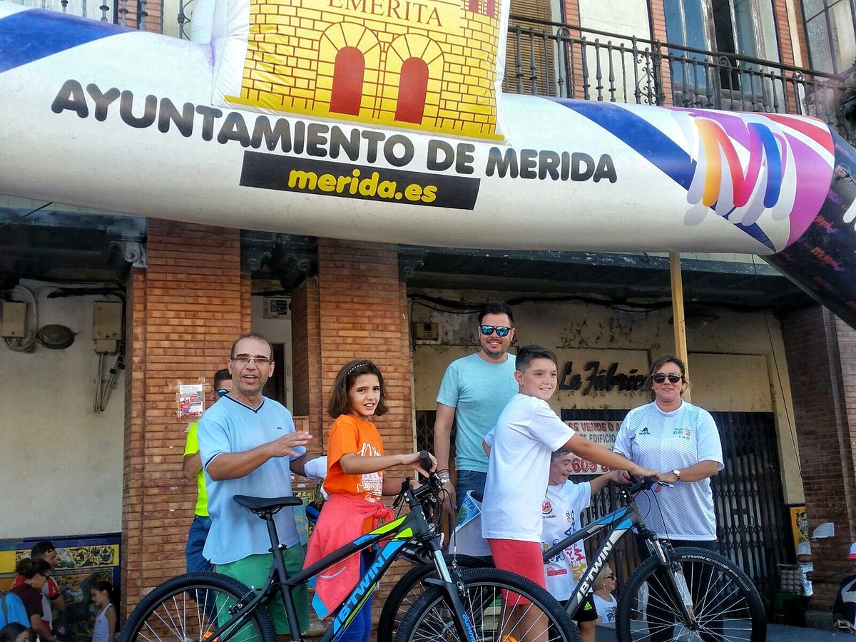 Unos 750 participantes se han dado cita esta mañana en el Día de la Bicicleta de la #FeriadeMérida2017