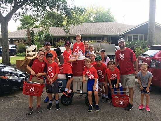 TargetNews's tweet image. Proud of our teams &amp;amp; their families helping w/ #HurricaneHarvey cleanup &amp;amp; getting supplies to impacted neighborhoods tgt.biz/lr5mv