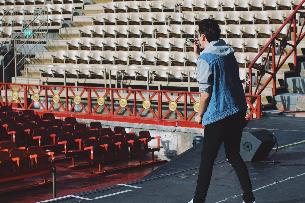 michele_bravi's tweet photo. Qualcuno ha detto felicità? ♥️

Grazie per avermi regalato anche l'Arena di Verona... VOGLIO LIMONARVI ORA! https://t.co/SMPt2xksgn