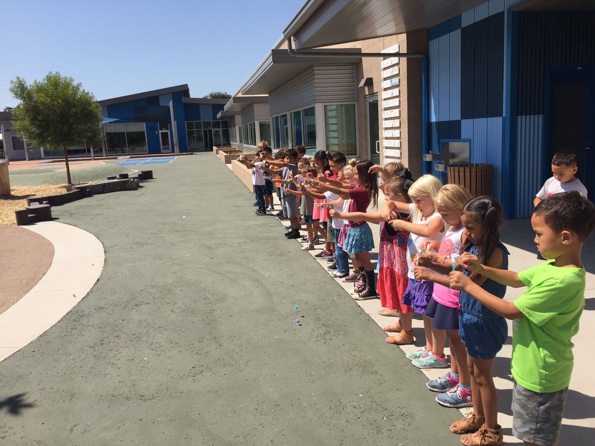 judyjwsong's tweet photo. Testing out their slingshots made of popsicle sticks and rubber bands! #engineering #pbl #shareyourlearning @HTeNorthCounty https://t.co/TzQxl7uboD