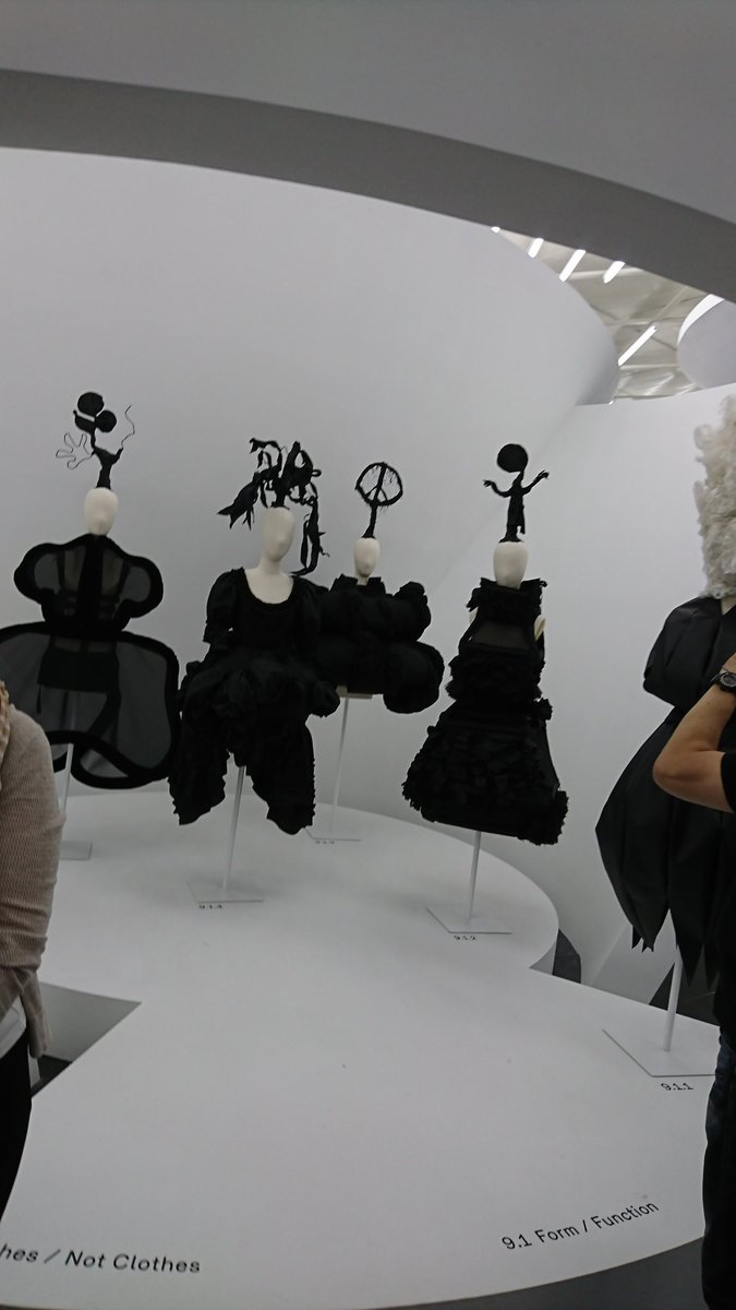 soooo_chuuuu's tweet photo. メトロポリタン美術館の展示会！
よくわからなかった！ https://t.co/Mw4W1YYCr5