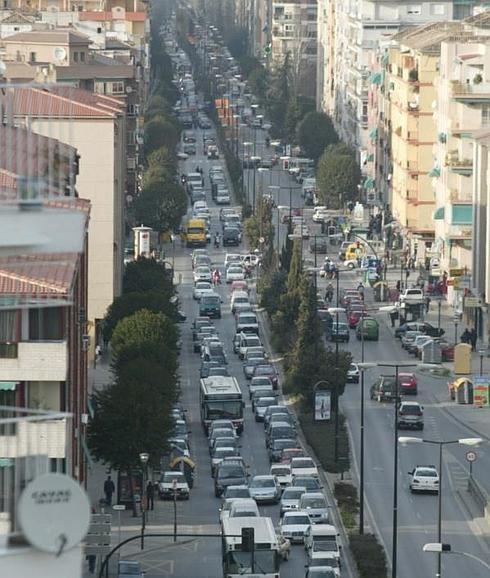 Marioguerrero_M's tweet photo. ¿Por qué llamamos "la redonda" a la calle más recta de Granada? https://t.co/Ffd1wcmh7F