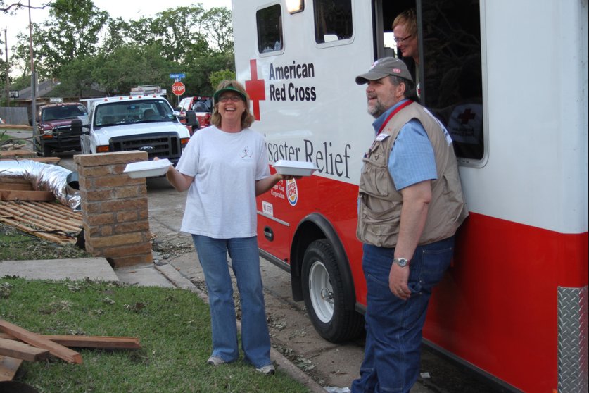 American Red Cross has opened a food truck in the Gulf Freeway shopping center located in the... facebook.com/CityOfDickinso…